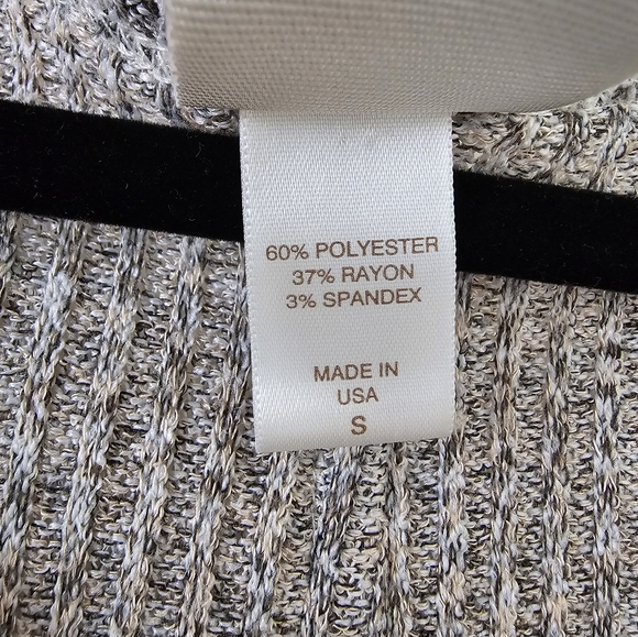 Cozy Gray Ribbed Sweater - Picture 7 of 7